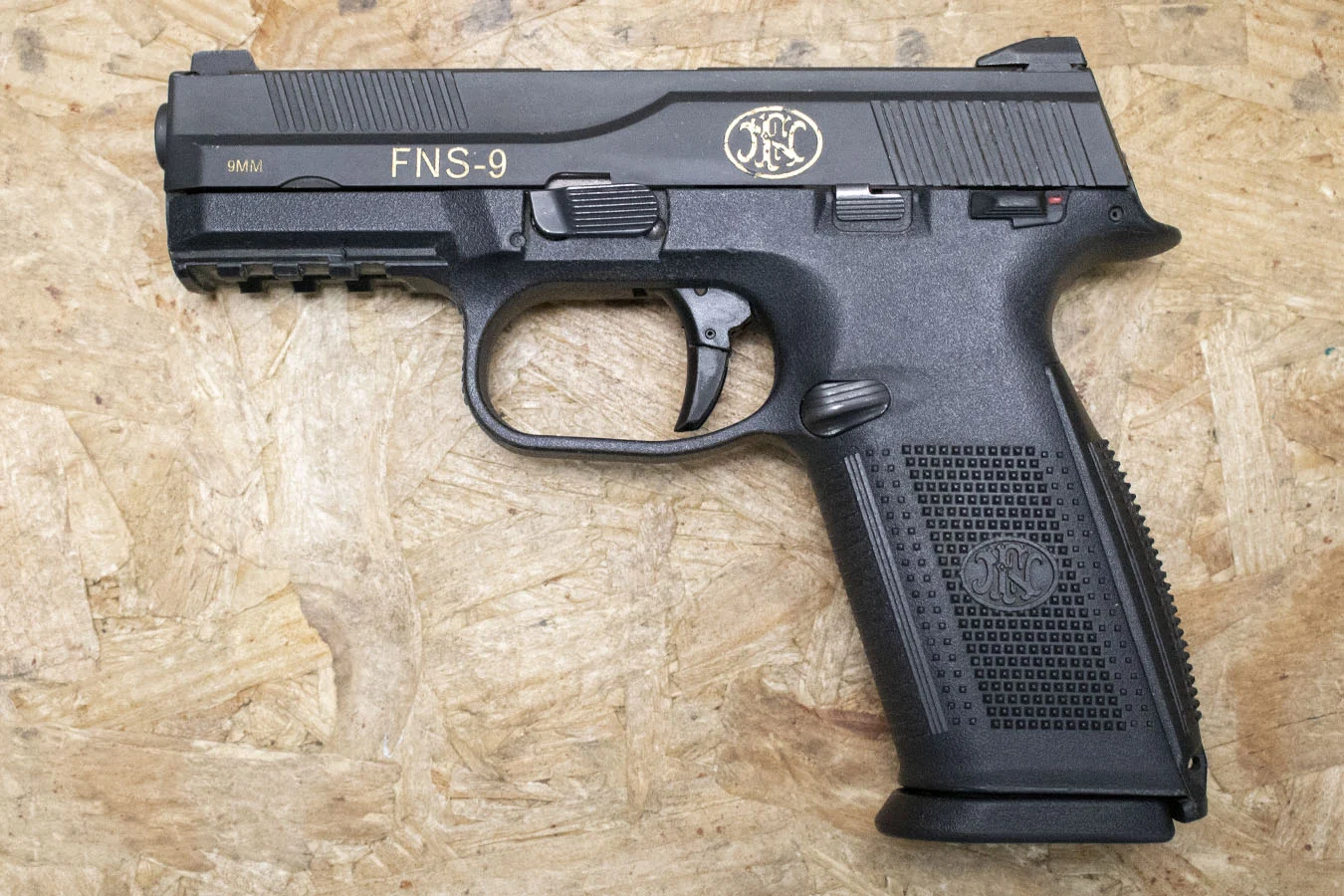 FNH FNS-9 Compact 9mm Carry Conceal Pistol