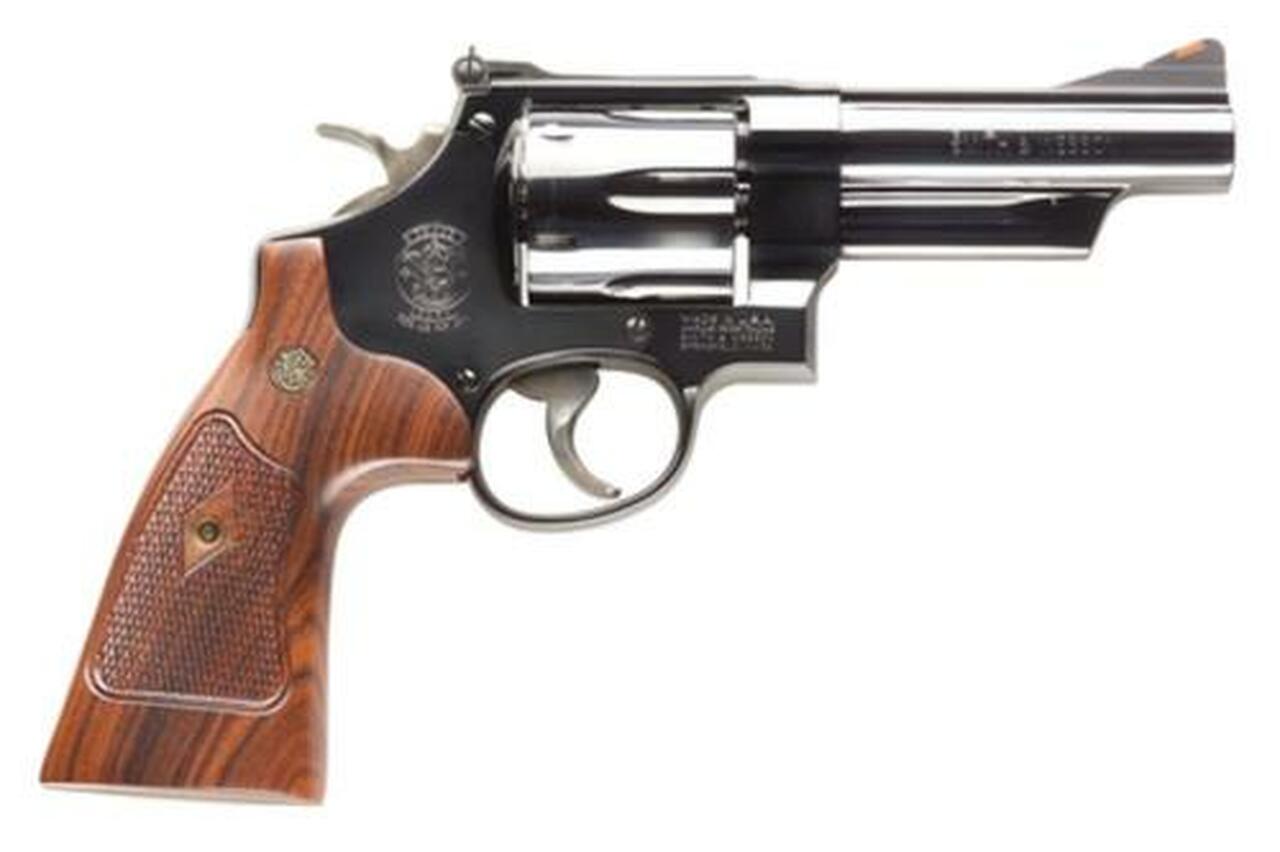 Smith & Wesson 29 Classic 44Mag 4" Barrel Walnut Grips Blued Finish Smith & Wesson